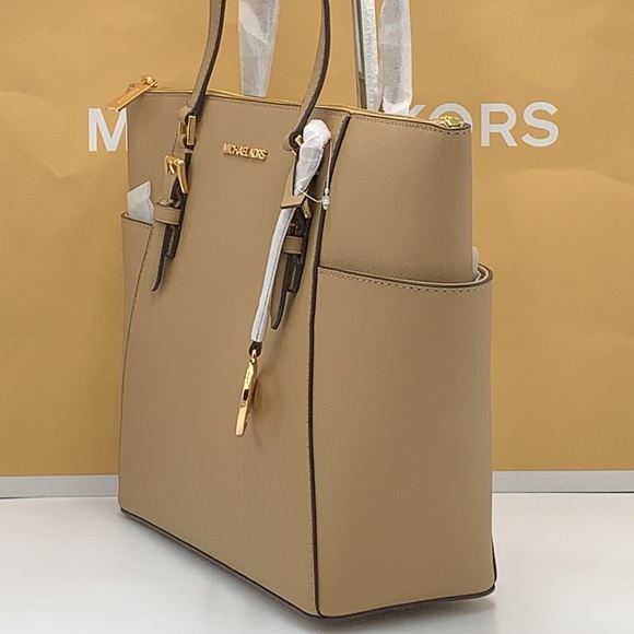 MICHAEL KORS
Jet Set Lg Crossgrain Leather Top-Zip Charlotte Tote Shoulder
Camel - Picture 9 of 16